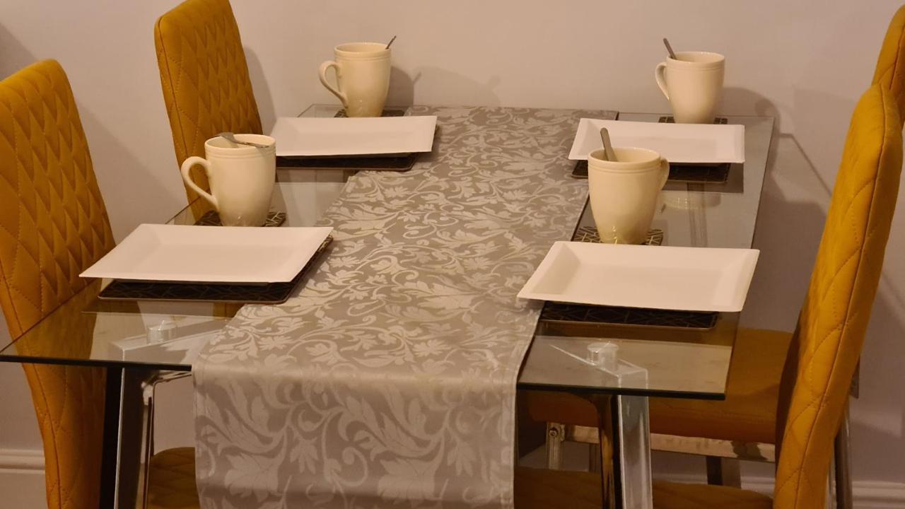 Spacious 3 Bedroom House, 6 Beds In Spondon, Derby With Parking Exterior foto