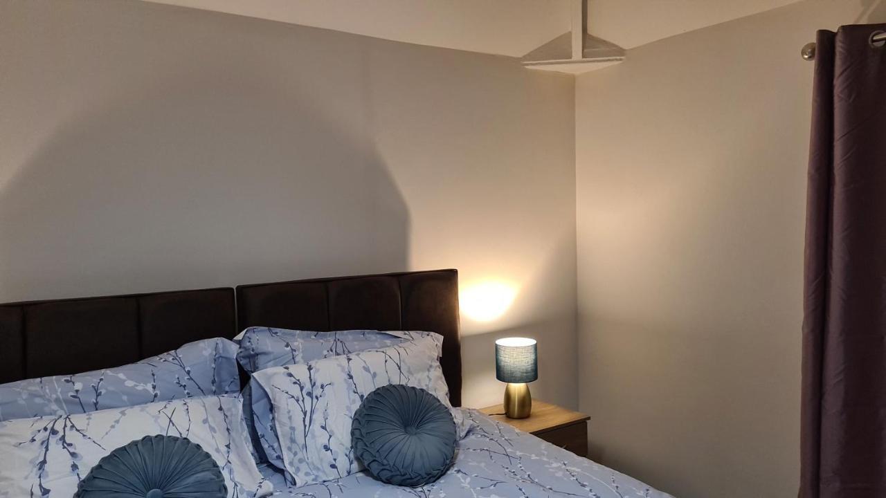 Spacious 3 Bedroom House, 6 Beds In Spondon, Derby With Parking Exterior foto